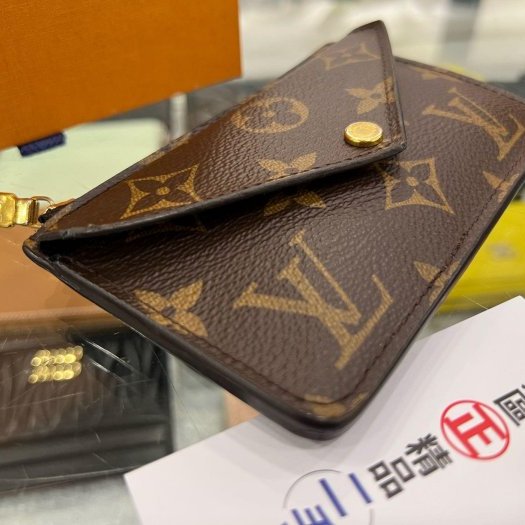 東區正精品㊣LOUIS VUITTON LV M69431字紋拼黑色皮革金釦L型拉鍊卡片夾鑰匙包零錢包 RZ5794-3