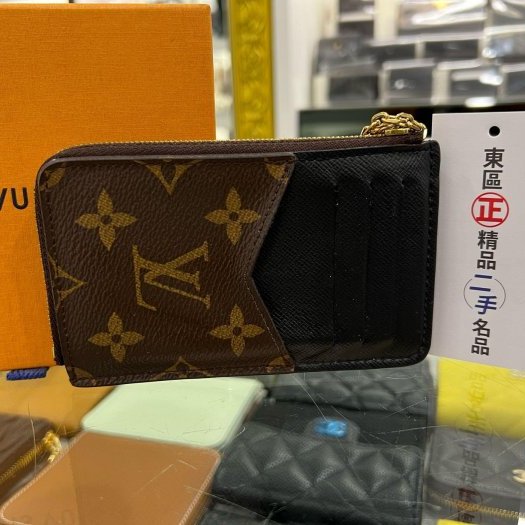 東區正精品㊣LOUIS VUITTON LV M69431字紋拼黑色皮革金釦L型拉鍊卡片夾鑰匙包零錢包 RZ5794-5