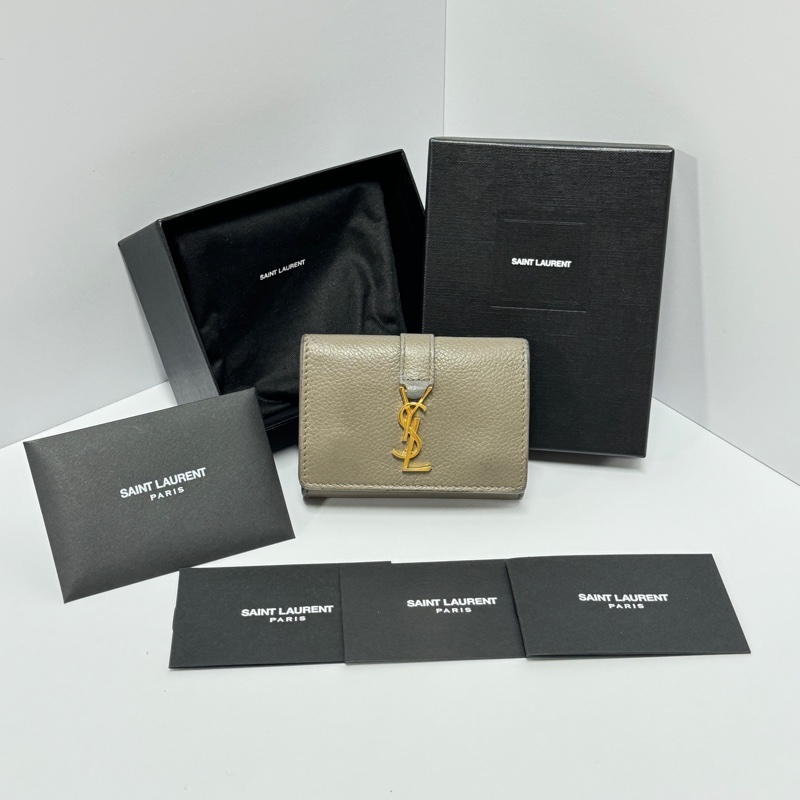 （超便宜🤩） YSL 聖羅蘭 經典款 三折短夾 專櫃22100！-0