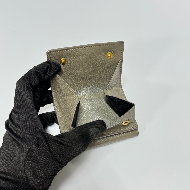 （超便宜🤩） YSL 聖羅蘭 經典款 三折短夾 專櫃22100！-12