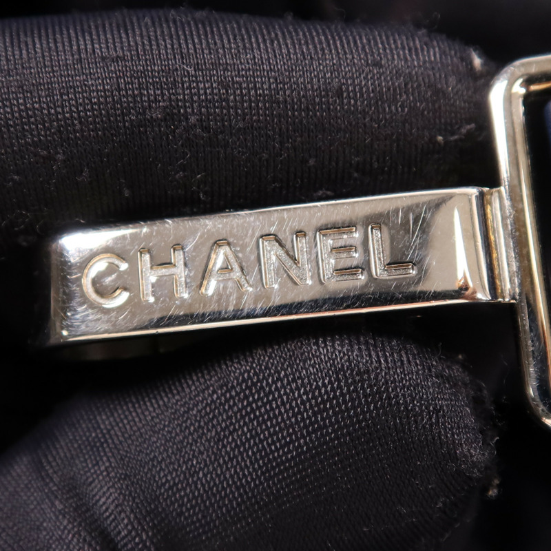 CHANEL 尼龍Coco Cocoon Small銀扣手挽袋-13