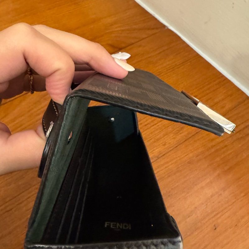 Fendi黑色硬殼手提兩用包-16