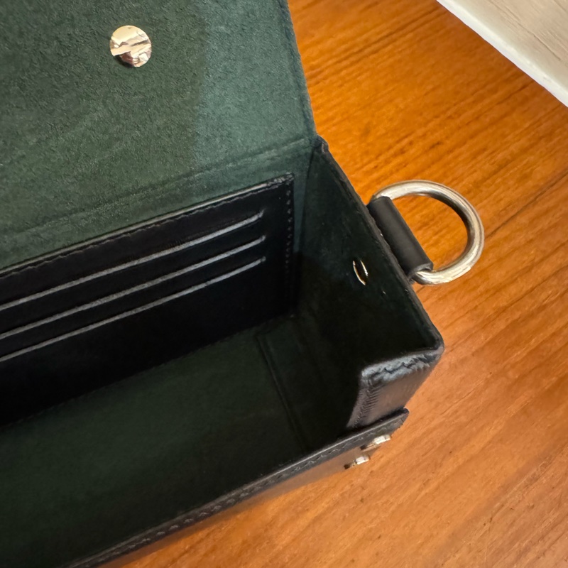 Fendi黑色硬殼手提兩用包-25