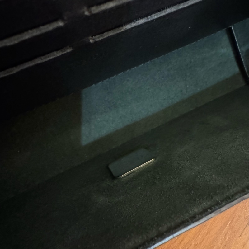 Fendi黑色硬殼手提兩用包-28