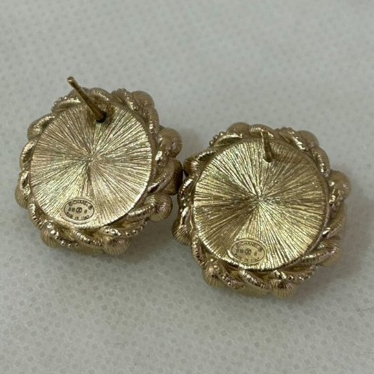 CHANEL霧金大珍珠耳環-4
