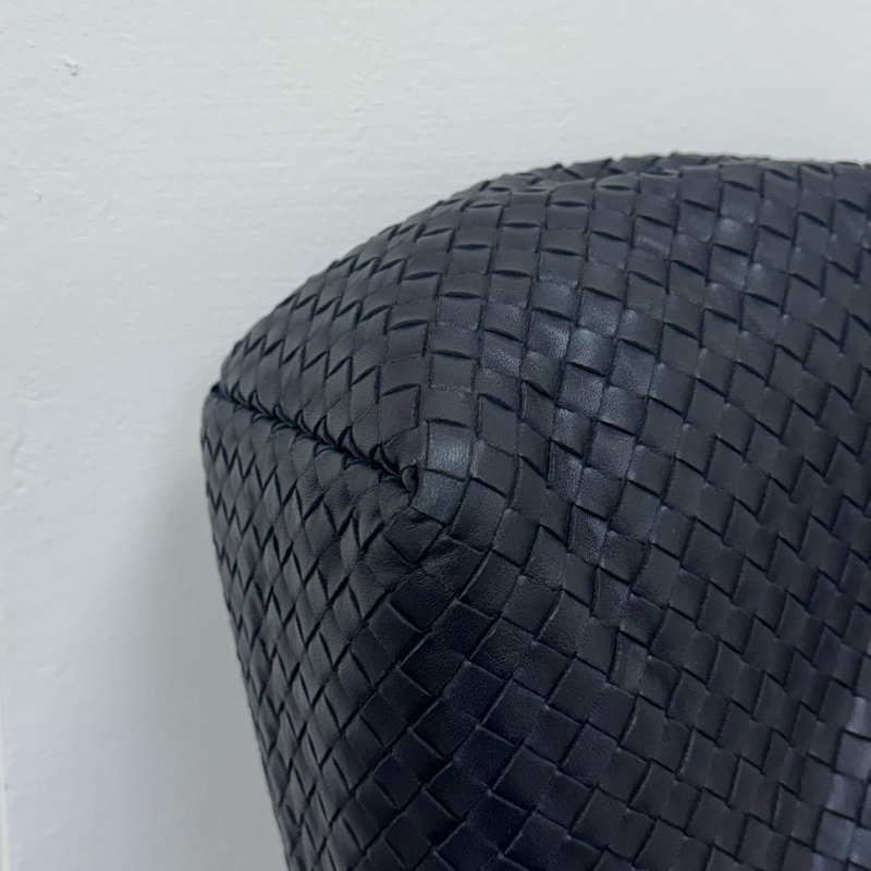 Bottega Veneta黑編織肩背包-11