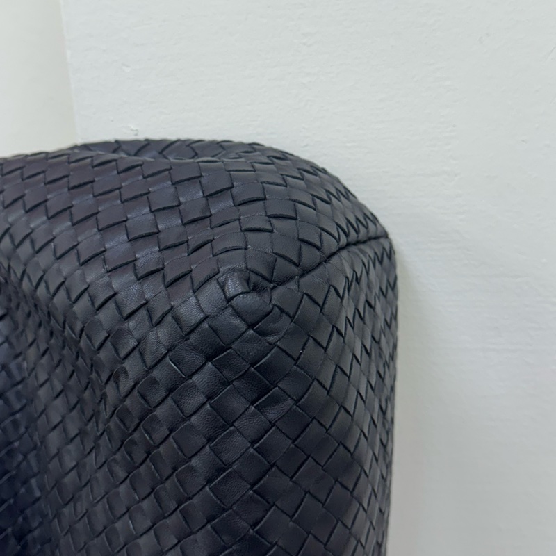 Bottega Veneta黑編織肩背包-12