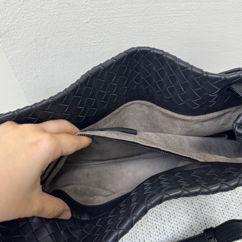 Bottega Veneta黑編織肩背包-13