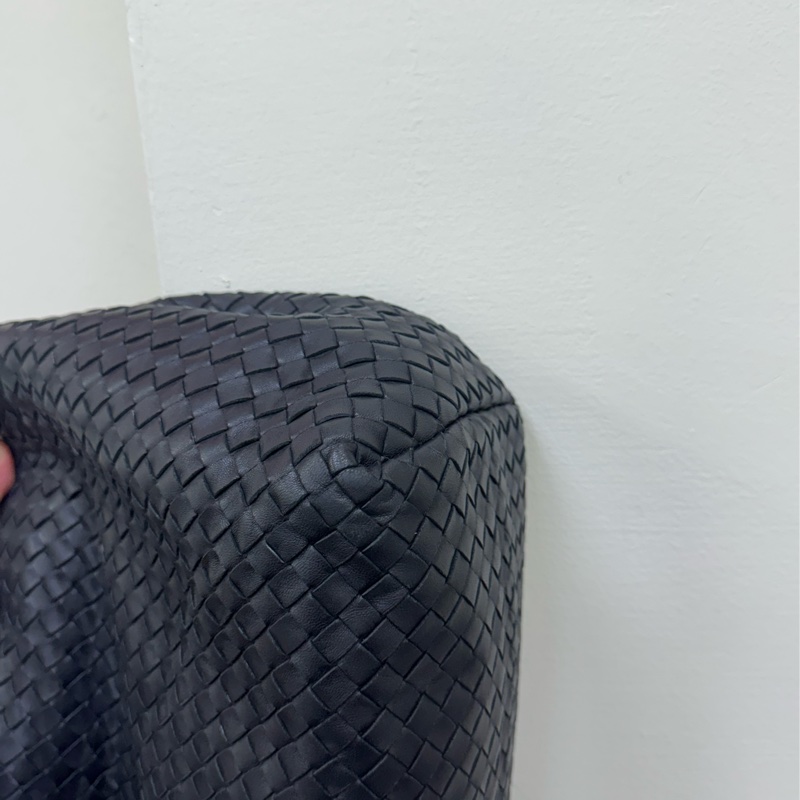 Bottega Veneta黑編織肩背包-16