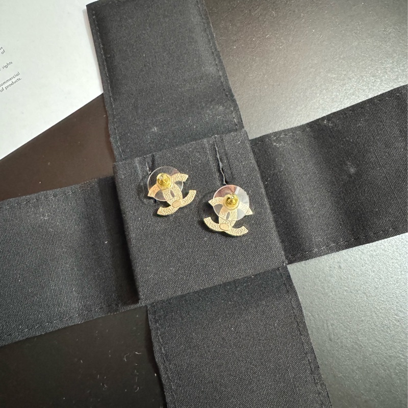 Chanel 香奈兒 經典雙C Logo耳針耳環-6