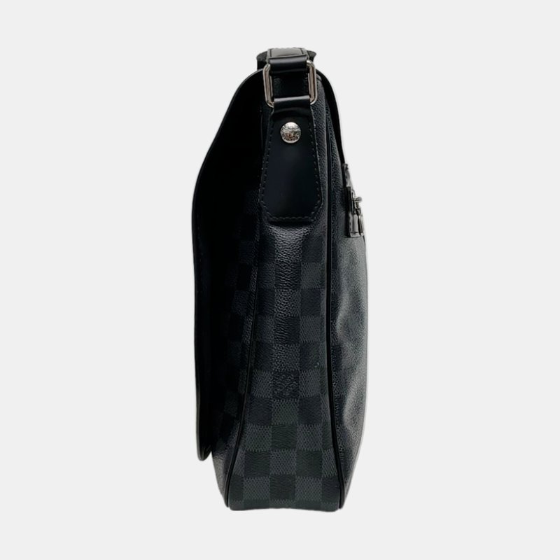 LOUIS VUITTON DISTRICT 灰色塗層帆布棋盤格斜背包肩背包 銀色五金-2