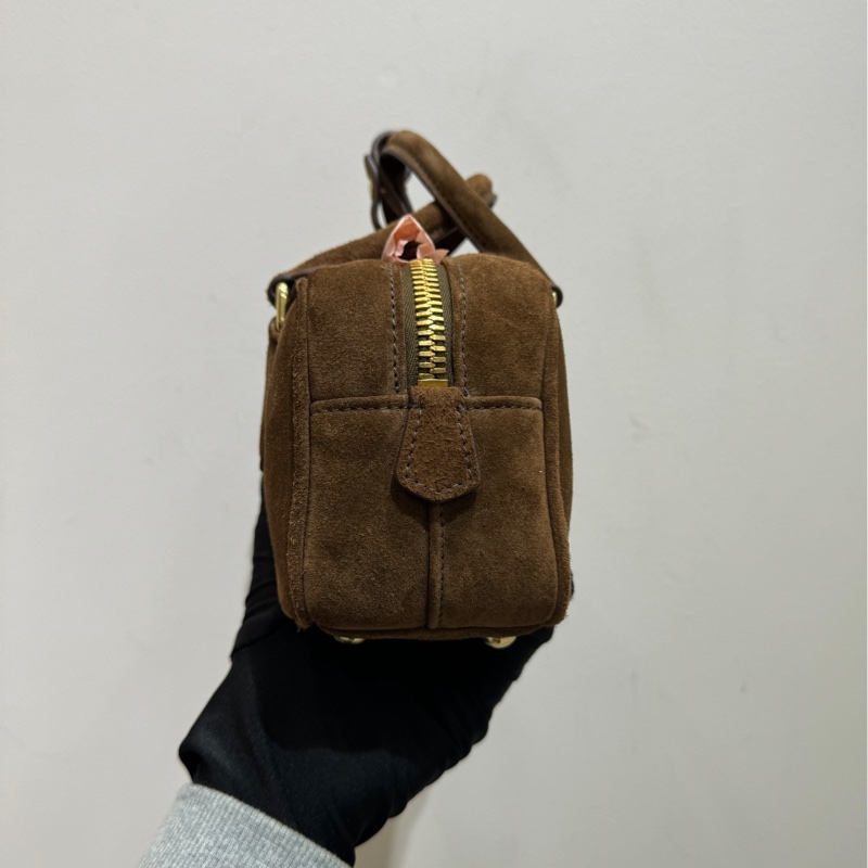 【全🆕 閒置】 MiuMiu 秋冬秀款麂皮保齡球 小方塊包 小號 手提包 斜挎包-3