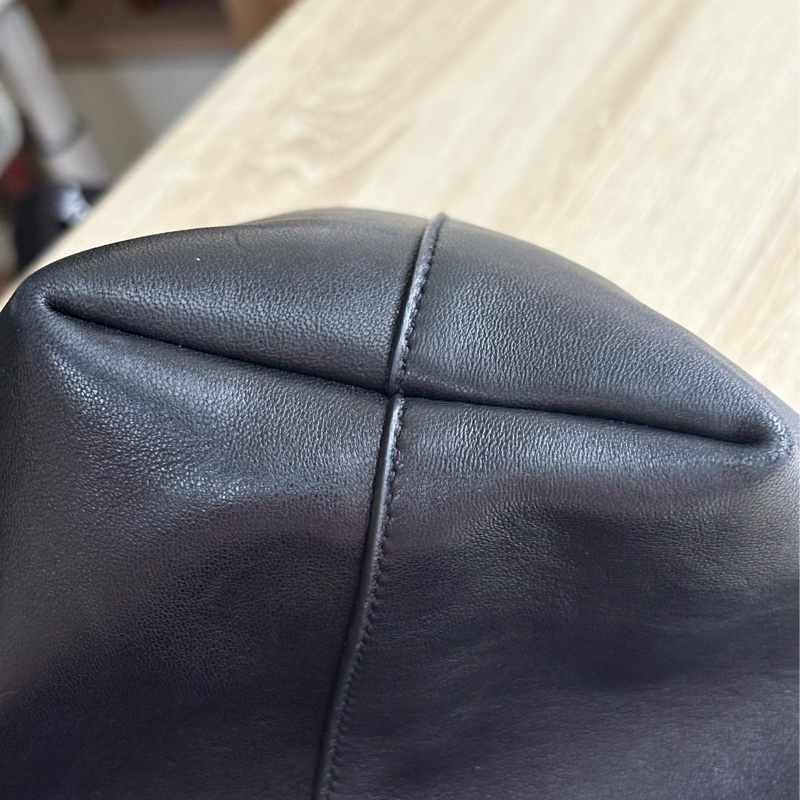 YSL 聖羅蘭 黑色 小羊皮 抽繩水桶包-9