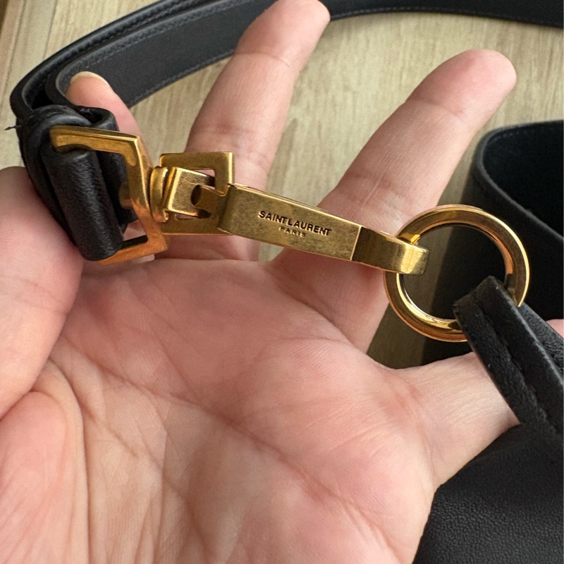 YSL 聖羅蘭 黑色 小羊皮 抽繩水桶包-18