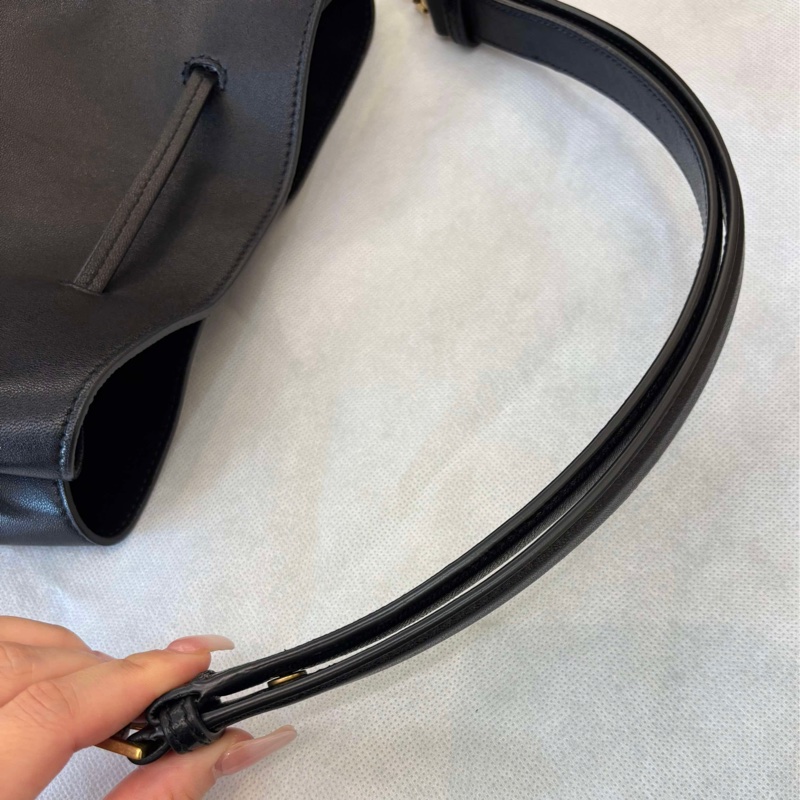 YSL 聖羅蘭 黑色 小羊皮 抽繩水桶包-25