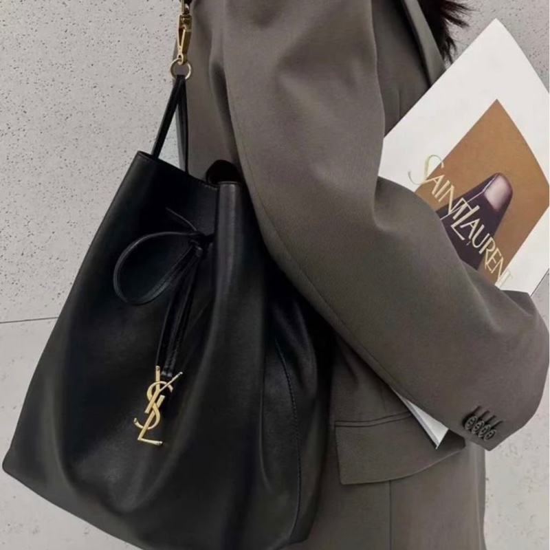 YSL 聖羅蘭 黑色 小羊皮 抽繩水桶包-3