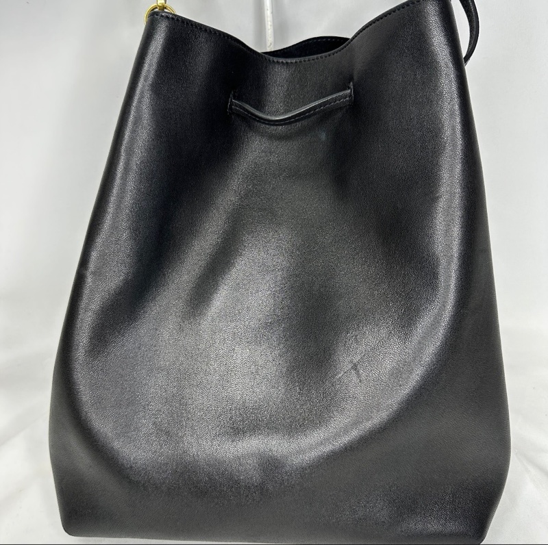 YSL 聖羅蘭 黑色 小羊皮 抽繩水桶包-26