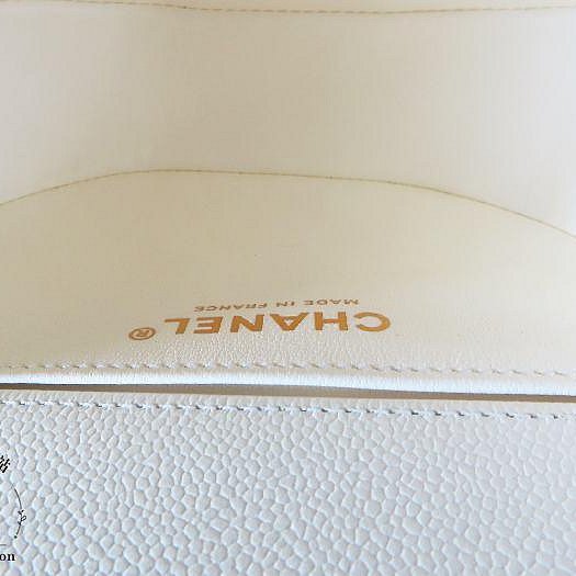 【巴黎站二手名牌專賣店】＊現貨＊CHANEL香奈兒真品＊AS3350白色菱格紋荔枝牛皮金色BOY半圓斜背包-3