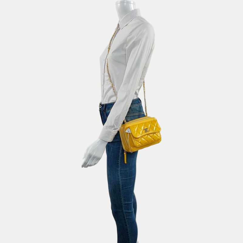 CHANEL 黃色漆皮萎格紋絎縫單肩包 銀色五金 20開-2