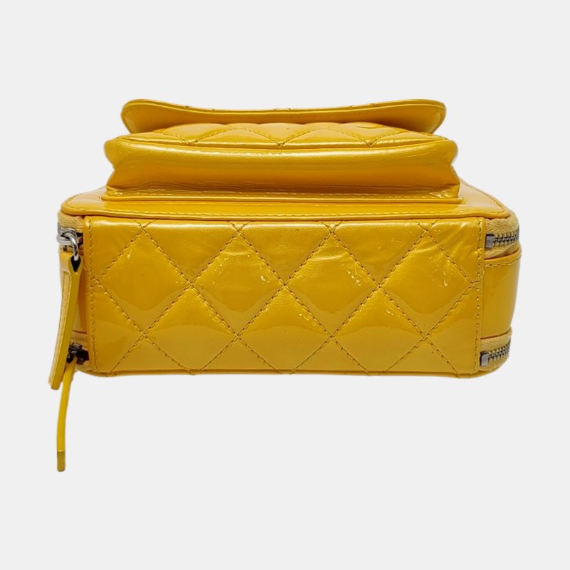 CHANEL 黃色漆皮萎格紋絎縫單肩包 銀色五金 20開-5