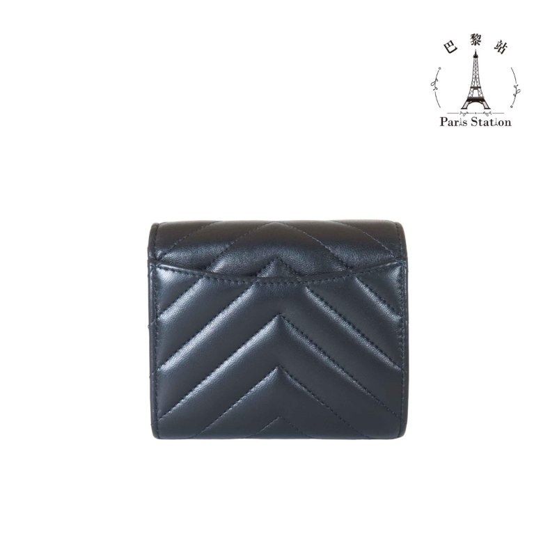 【巴黎站二手名牌專賣店】*現貨*CHANEL 香奈兒 真品*黑色山型紋羊皮銀雙C釦式短夾-1