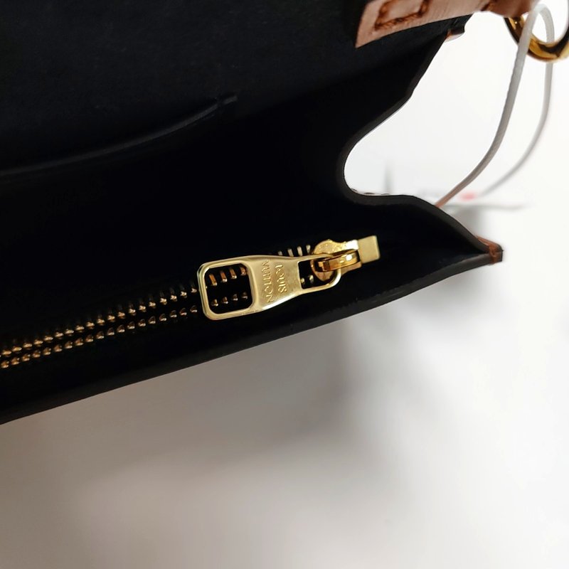 LOUIS VUITTON DAUPHINE WOC 棕色塗層帆布老花達芙妮斜背包單肩包 金色五金 可拆卸肩帶 配件齊全 9.9新-10