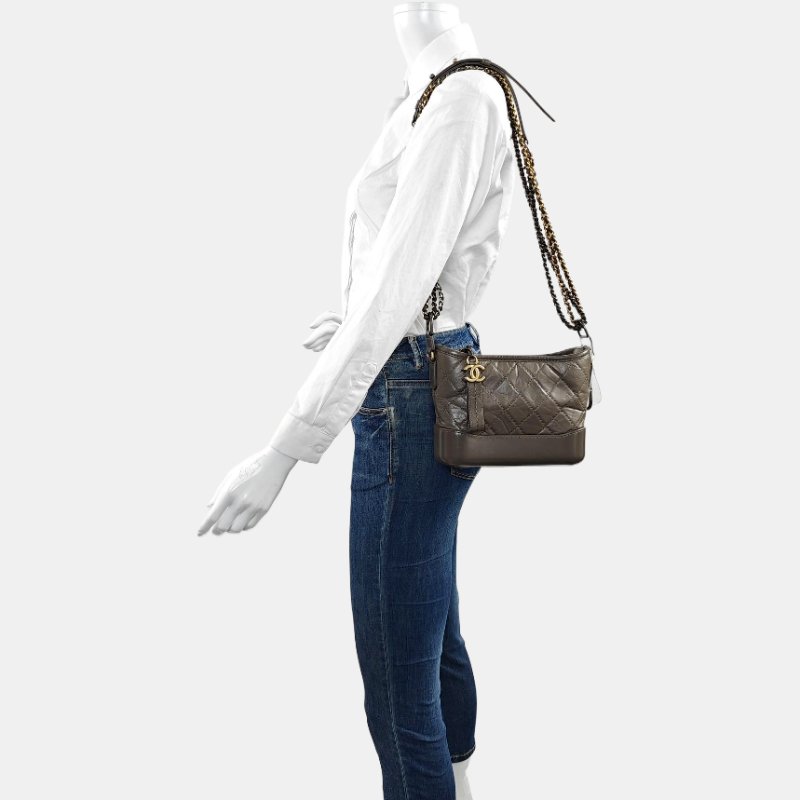 CHANEL GABRIELLE 小號 灰色牛皮菱格紋絎縫流浪包單肩包斜背包 金色銀色釕色五金 26開 可拆式肩帶-1