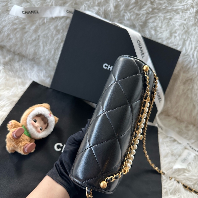 【配件：防塵袋 💕】Chanel 24A 珍珠鏈 鑽石logo鏈條 黑金 羊皮 手提 斜挎 單肩-4
