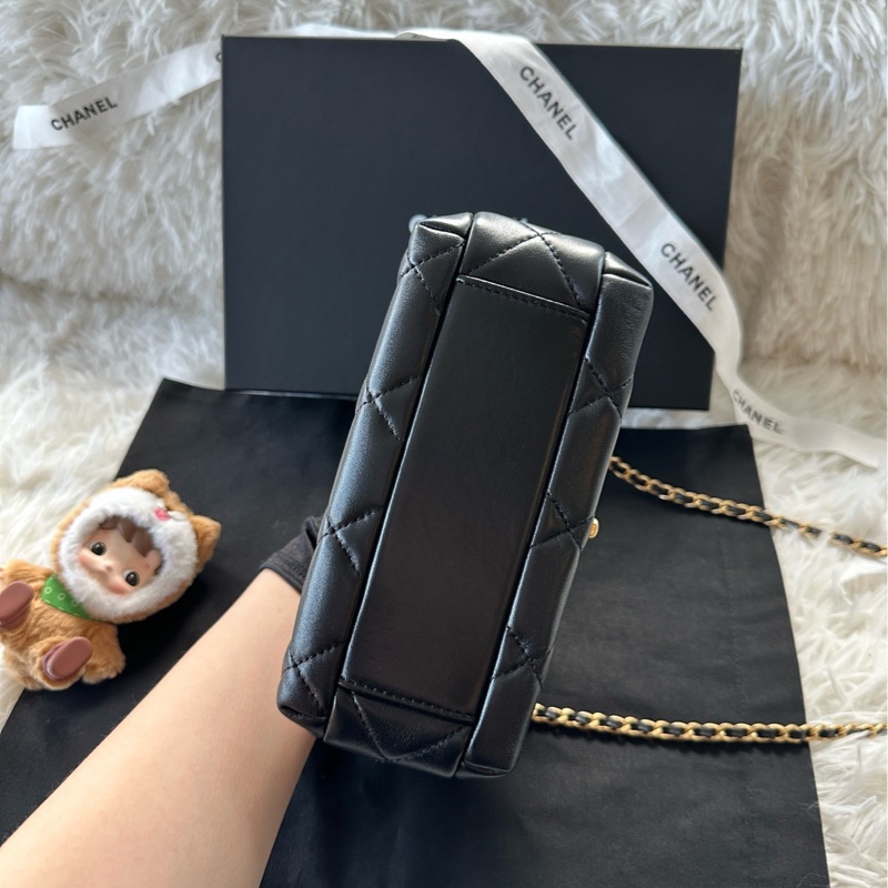 【配件：防塵袋 💕】Chanel 24A 珍珠鏈 鑽石logo鏈條 黑金 羊皮 手提 斜挎 單肩-5