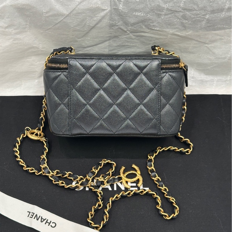 【配件:防塵袋 💕】Chanel 24s 浮雕logo鏈條 ot扣 黑金色 長盒子包 可斜挎單肩 荔枝牛皮-1