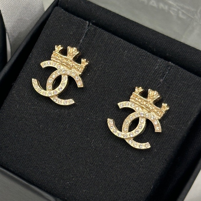 【配件：盒子 💕】Chanel 雙c 皇冠 水鑽 耳釘 耳環-4