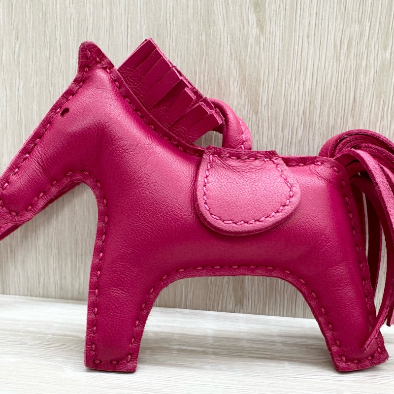 HERMES桃紅色小馬吊飾PM-8