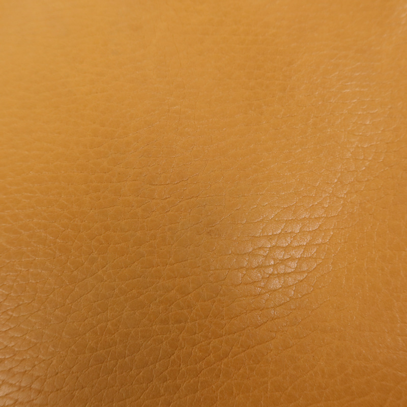 LOEWE 牛皮皮革Pouch金扣手拿包-17