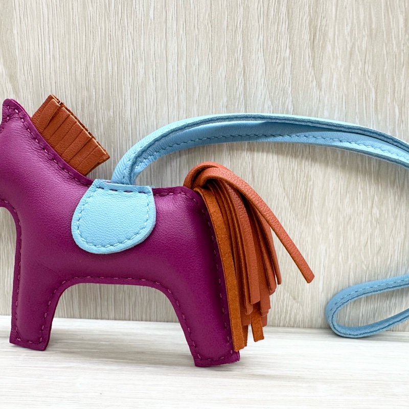 HERMES紫色拚天藍色小馬吊飾PM-3