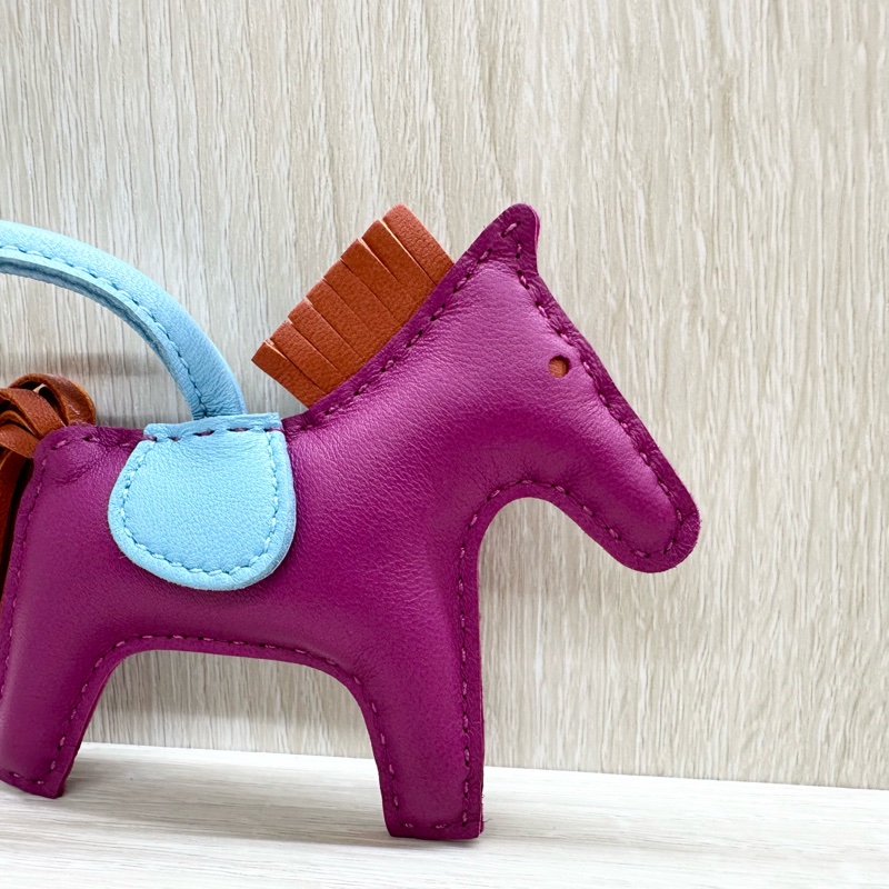 HERMES紫色拚天藍色小馬吊飾PM-5