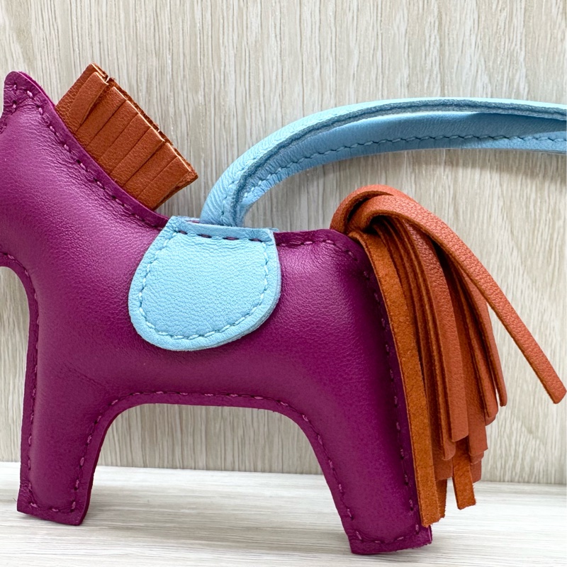 HERMES紫色拚天藍色小馬吊飾PM-10