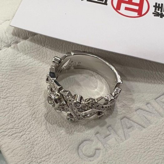 東區正精品㊣Chanel Hugs & Kisses Diamond White Gold Cocktai 近全新18K白K鑽戒戒指 50號 RZ5754-5