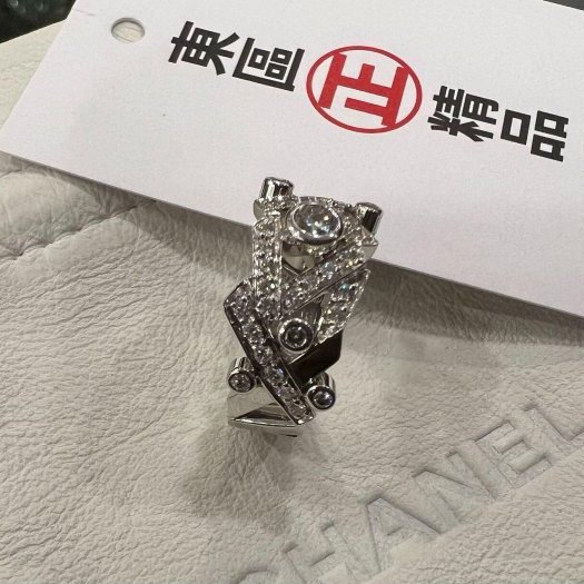 東區正精品㊣Chanel Hugs & Kisses Diamond White Gold Cocktai 近全新18K白K鑽戒戒指 50號 RZ5754-6
