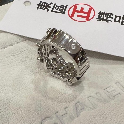 東區正精品㊣Chanel Hugs & Kisses Diamond White Gold Cocktai 近全新18K白K鑽戒戒指 50號 RZ5754-8