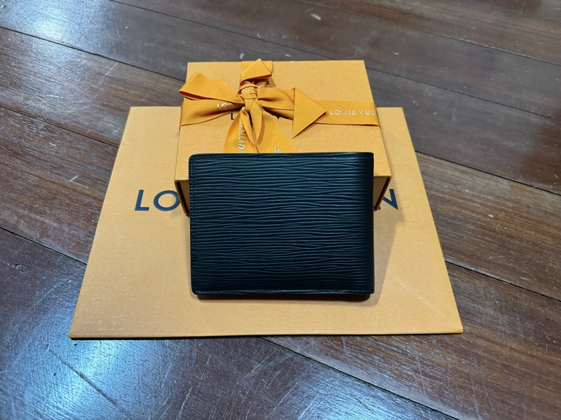 LV 全新未使用短夾-2