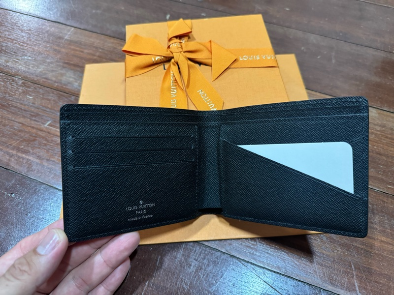 LV 全新未使用短夾-3