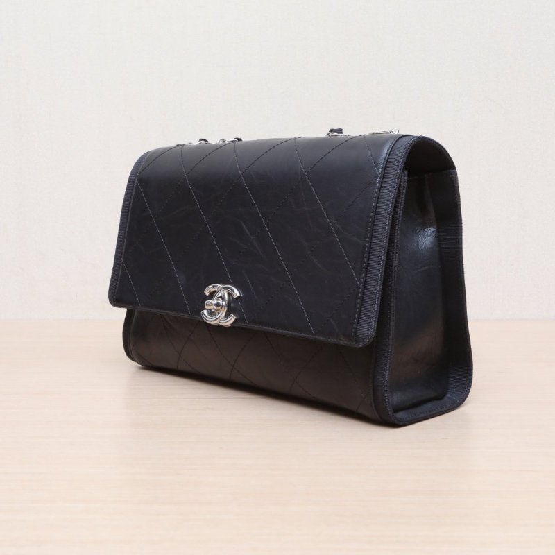 CHANEL 黑色牛皮25開銀扣菱格紋褶皺翻蓋口蓋包肩背包-4