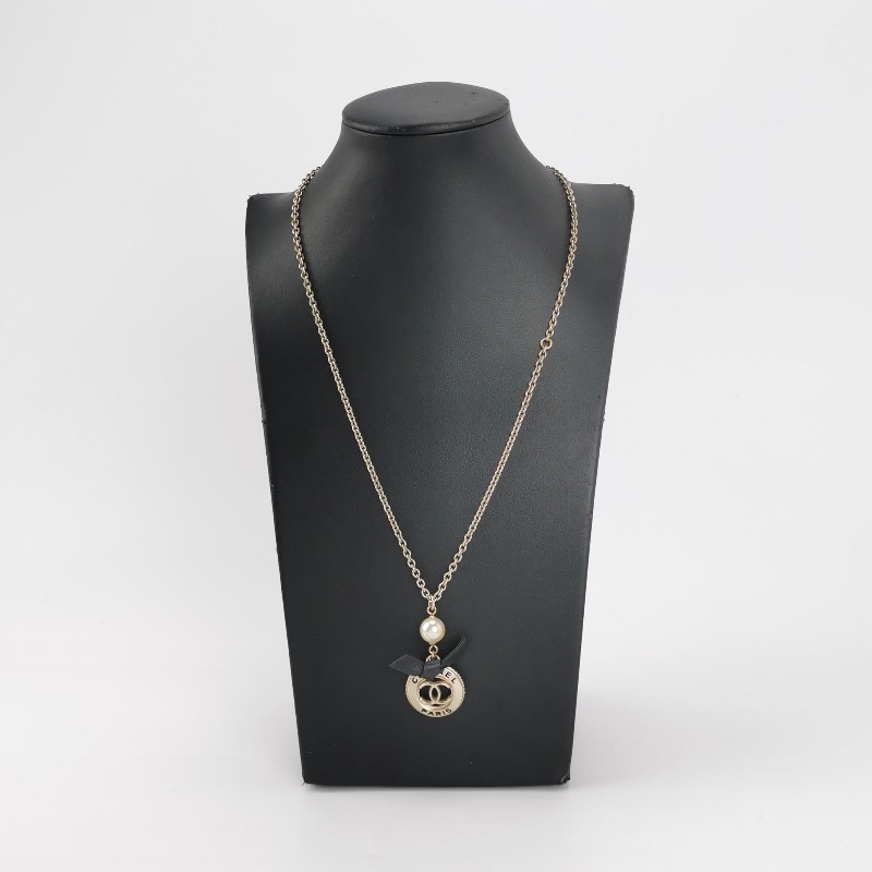 Chanel 仿珍珠皮質雙C Logo項鍊-1