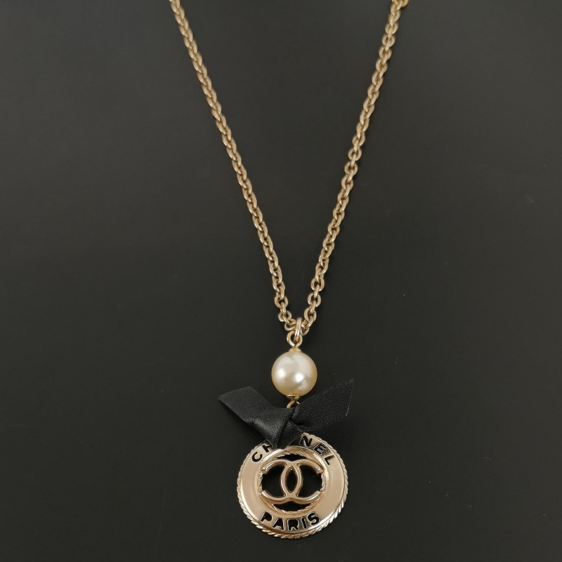 Chanel 仿珍珠皮質雙C Logo項鍊-5