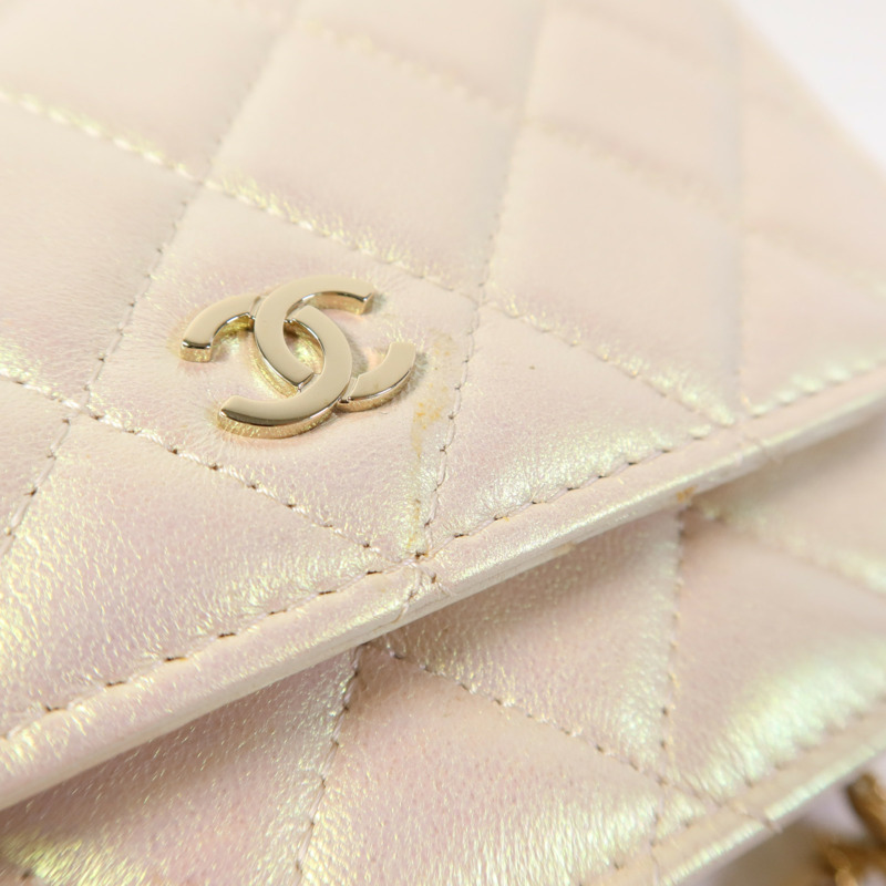 CHANEL 牛皮皮革Mini WOC Wallet On Chain金扣鏈帶肩背袋-17