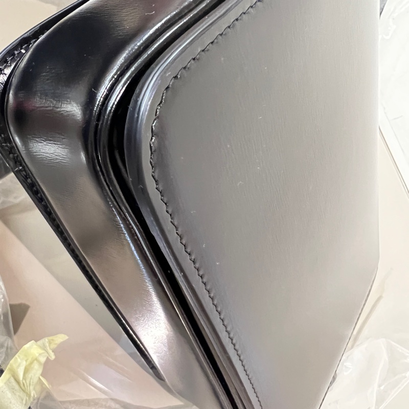 Celine 黑滑面牛皮金釦下蓋Teen Triomphe 肩斜背包-7