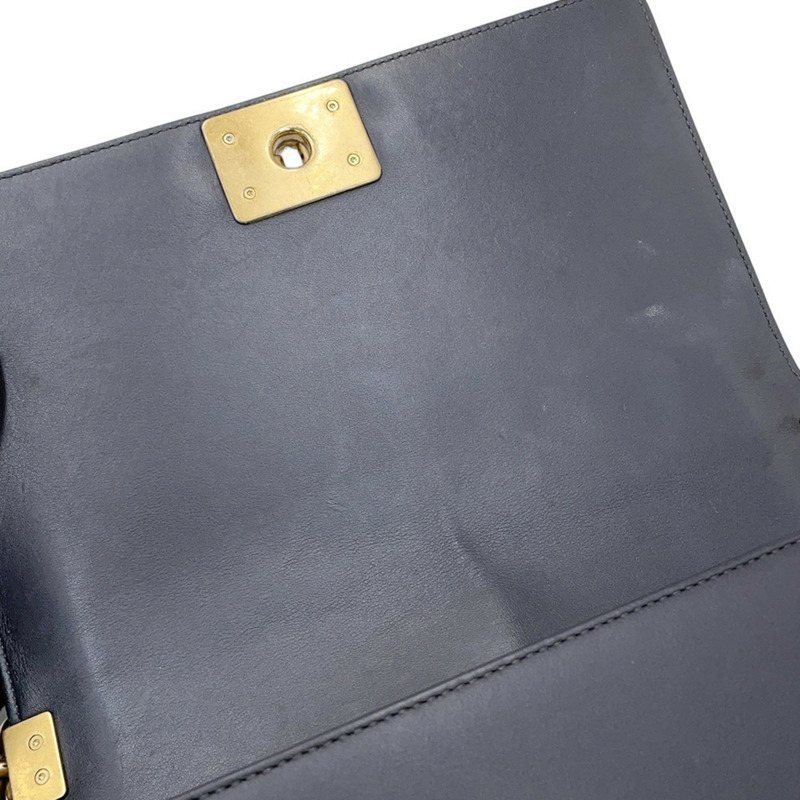 Chanel 鏈條單肩包，附 Coco 標誌，Boy A67086 CHANEL-10