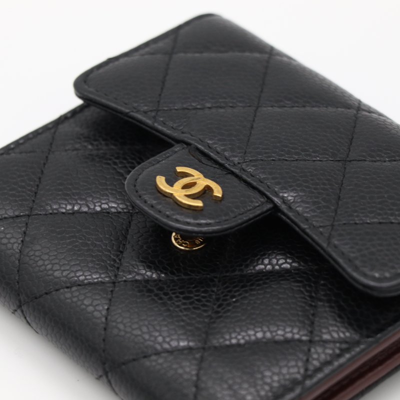 Chanel 香奈兒  Classic 口蓋系列 荔枝牛皮 黑色 金釦 三折錢包 中短夾-6