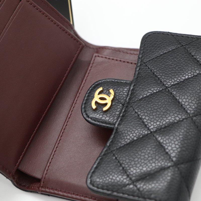Chanel 香奈兒  Classic 口蓋系列 荔枝牛皮 黑色 金釦 三折錢包 中短夾-2