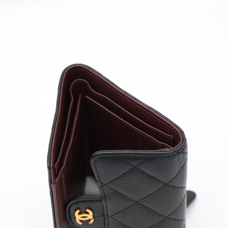 Chanel 香奈兒  Classic 口蓋系列 荔枝牛皮 黑色 金釦 三折錢包 中短夾-13